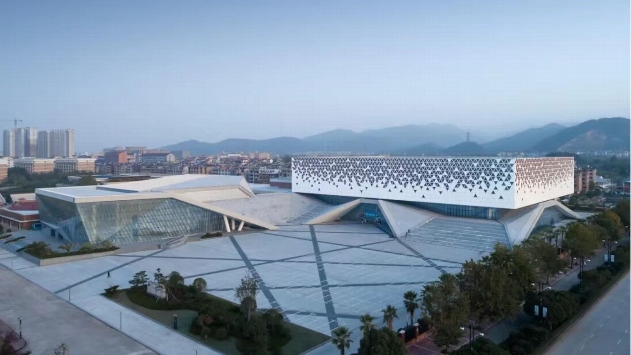 微信图片_20250421132608 微信图片_20250421132608